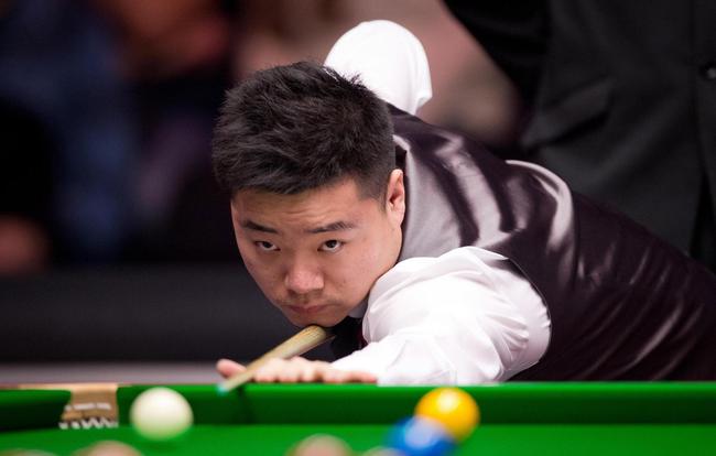 老鹰试图通 老鹰试图通