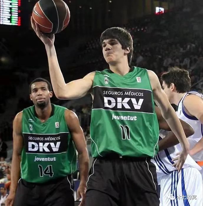 他们通过紧 他们通过紧