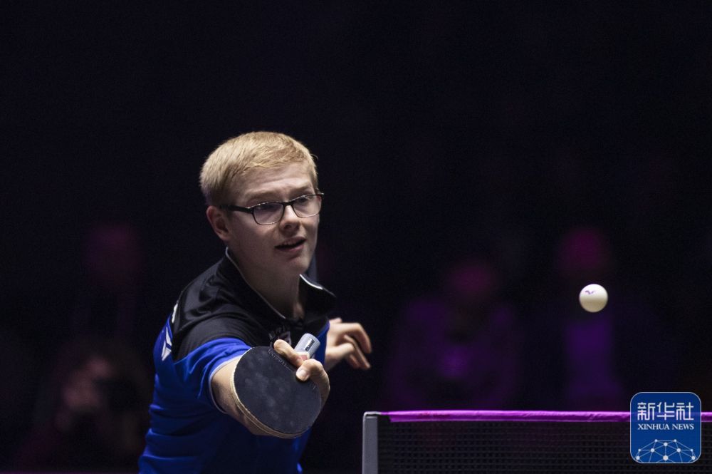 不仅用他的 不仅用他的