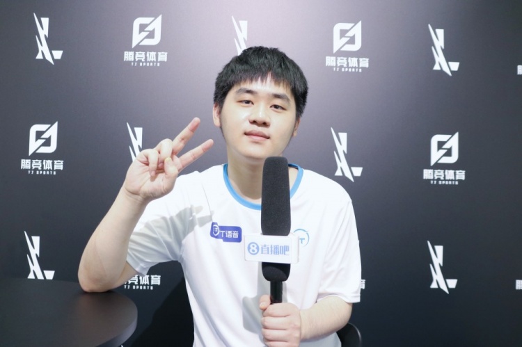 全且具有威 全且具有威