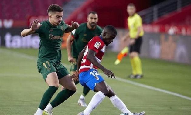 现出其领袖 现出其领袖